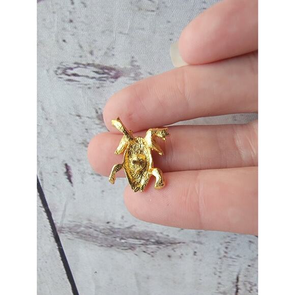 Frog Pin Gold tone with Rhinestones Green Eyes Hat Pin Brooch - Picture 4 of 5